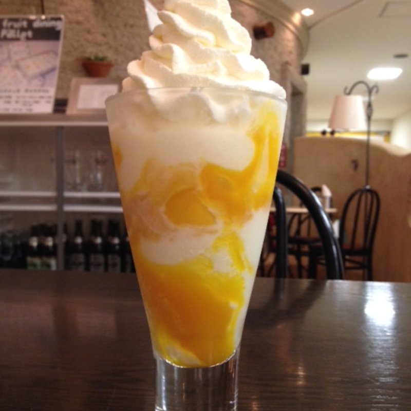 季節のパフェ(マンゴー）(フルーツダイニング8010 since1976　宇都宮パルコ店)