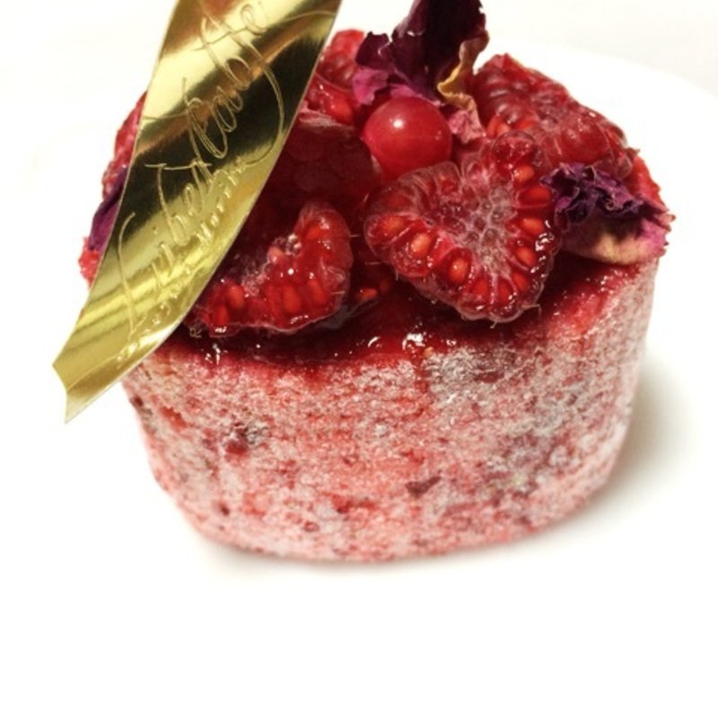 住宅地といろんなお店が立ち並ぶ赤坂見附で食べられるおいしいケーキをご紹介 Sarah サラ 料理メニューから探せるグルメサイト