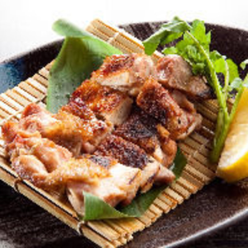 比内地鶏もも燻し焼き(炭火炙り焼と地酒　いぶしぎん 千葉店 )