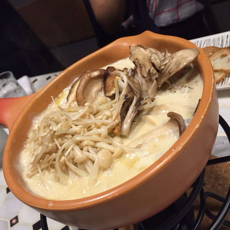 キノコのバーニャカウダ(加藤牛肉店シブツウ)