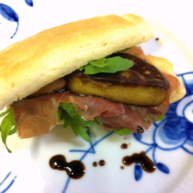 仔牛とフォワグラのソテー・マルサラワインソース(インシエメ （insieme）)