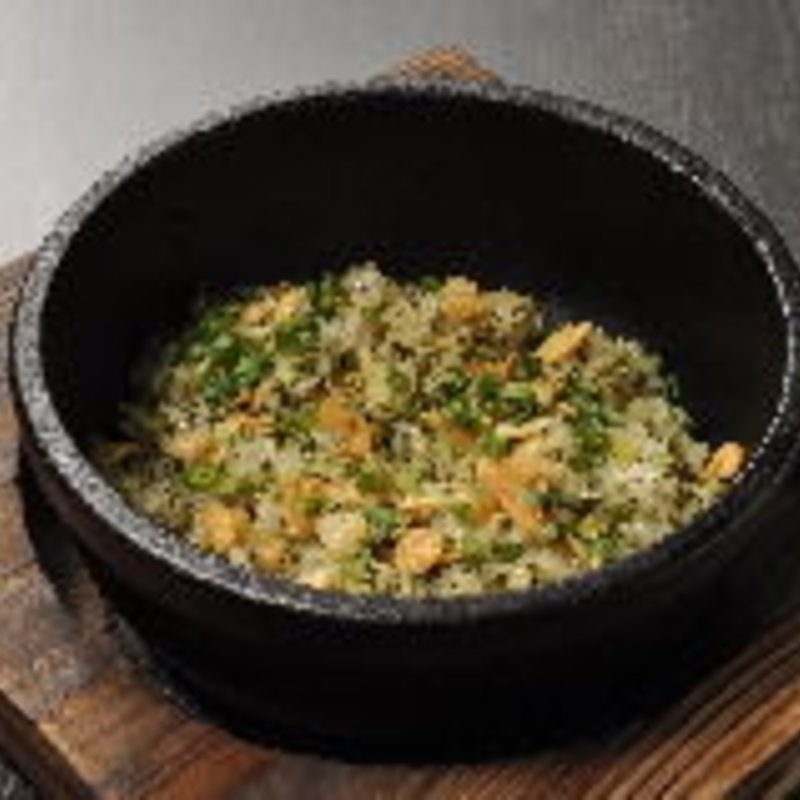 高菜とガーリックの鉄板焼飯(炭火炙り焼と地酒　いぶしぎん 千葉店 )