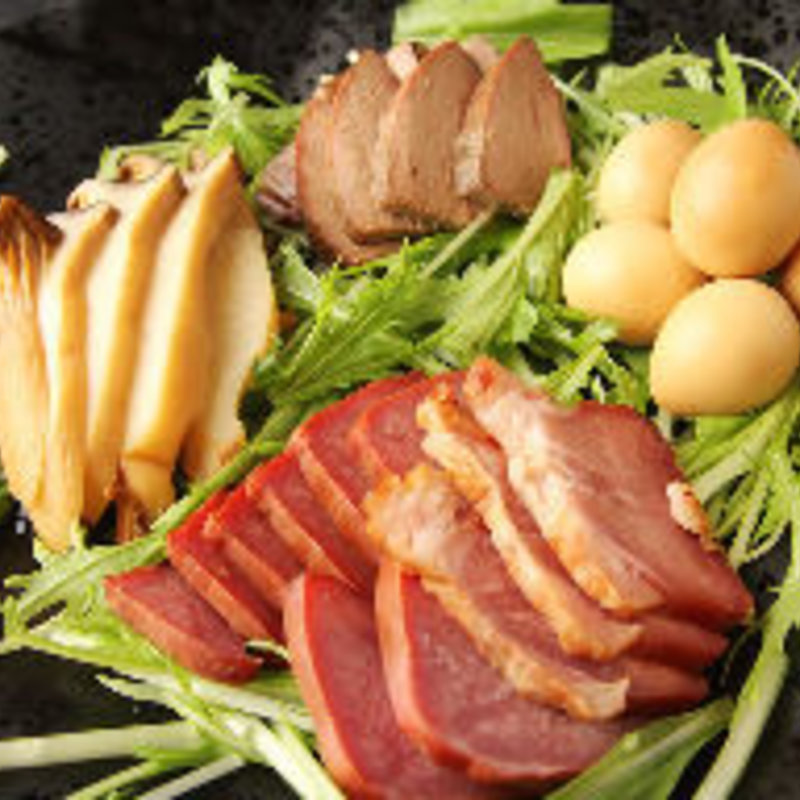 薫製盛り合わせ(バー B24 千葉中央)