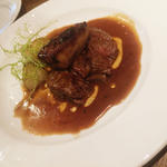 牛ヒレ肉とフォアグラのロッーシーニ風(Bar de PePe)