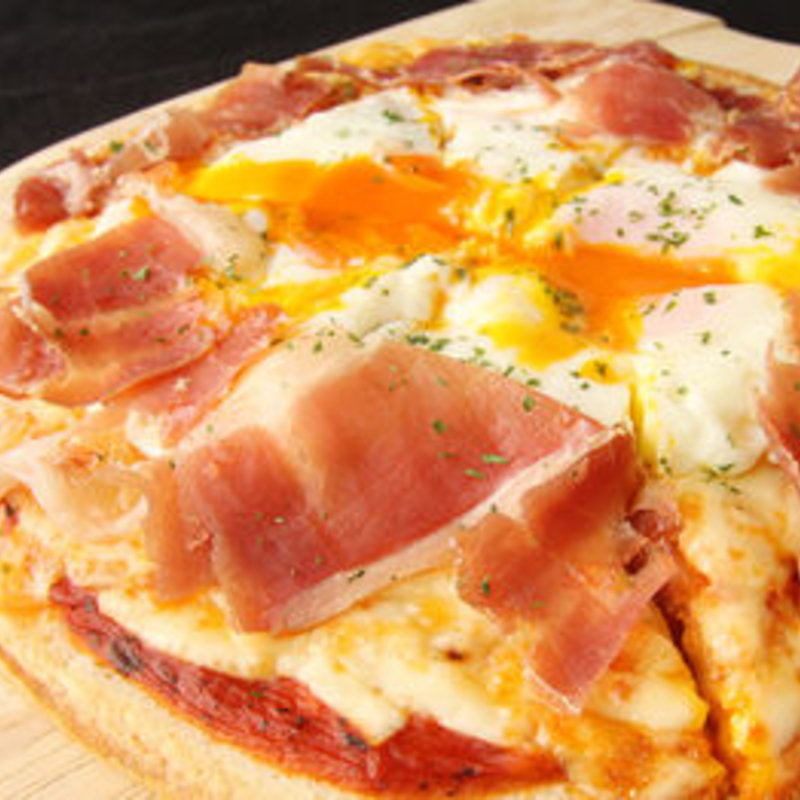 パルマ産生ハムのピザ(バー B24 千葉中央)