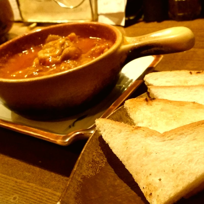 録りとトマトの煮込み(くじら山)