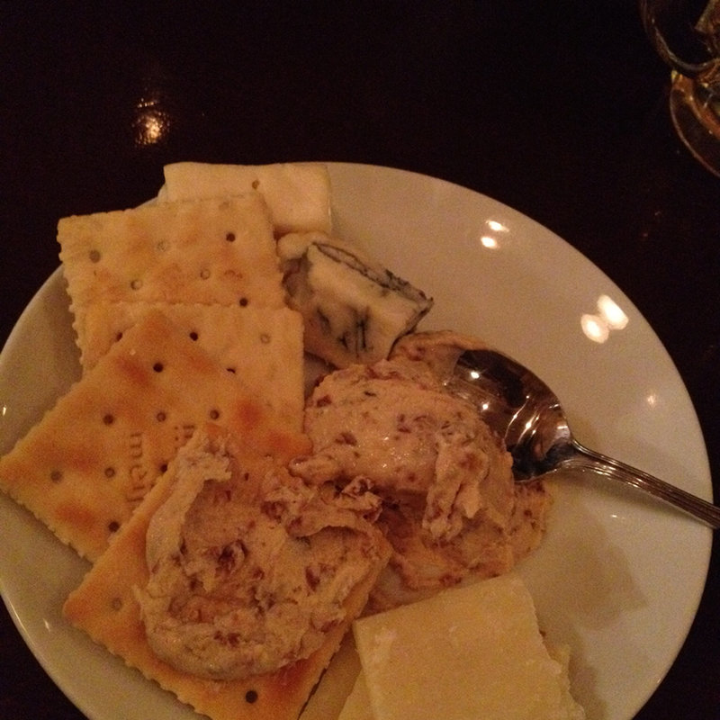 チーズの盛り合わせ(高輪バール･デルソーレ)