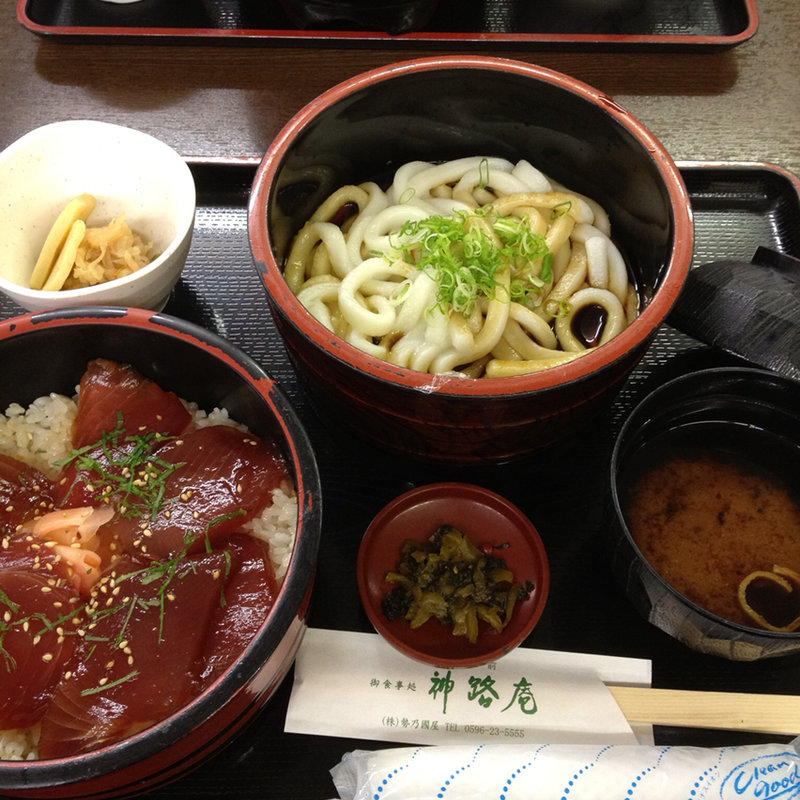 伊勢うどんと手こね寿司(神路庵 )