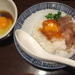 ■たまごで食べるたまごかけご飯(やきとり家 すみれ 祐天寺店 )