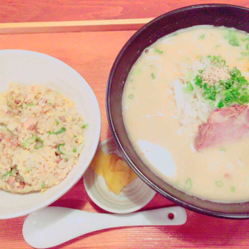担々麺と炒飯(花福 （はなふく）)