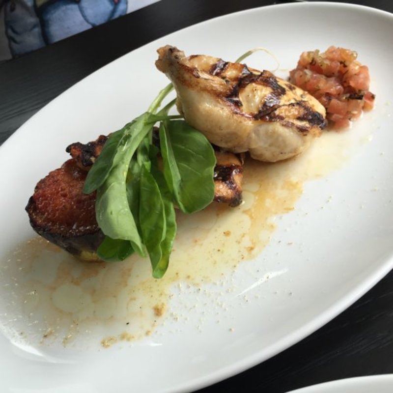 チキンのチャーグリル(THE COSMOPOLITAN GRILL BAR TERRACE)