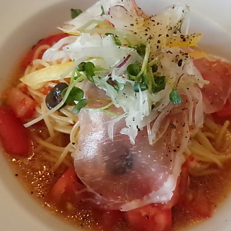 黒オリーブと生ハムのパスタ(ボスケット （Ｂｏｓｃｈｅｔｔｏ）)