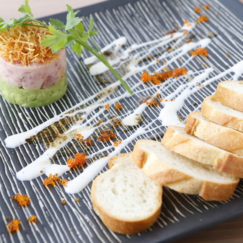 鮪とアボカドのタルタル(音波 （おとは）)