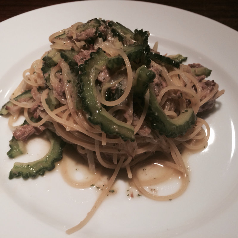 豚肩ロースの煮込みとゴーヤのソース スパゲッティ(OnEdrop cafe.)