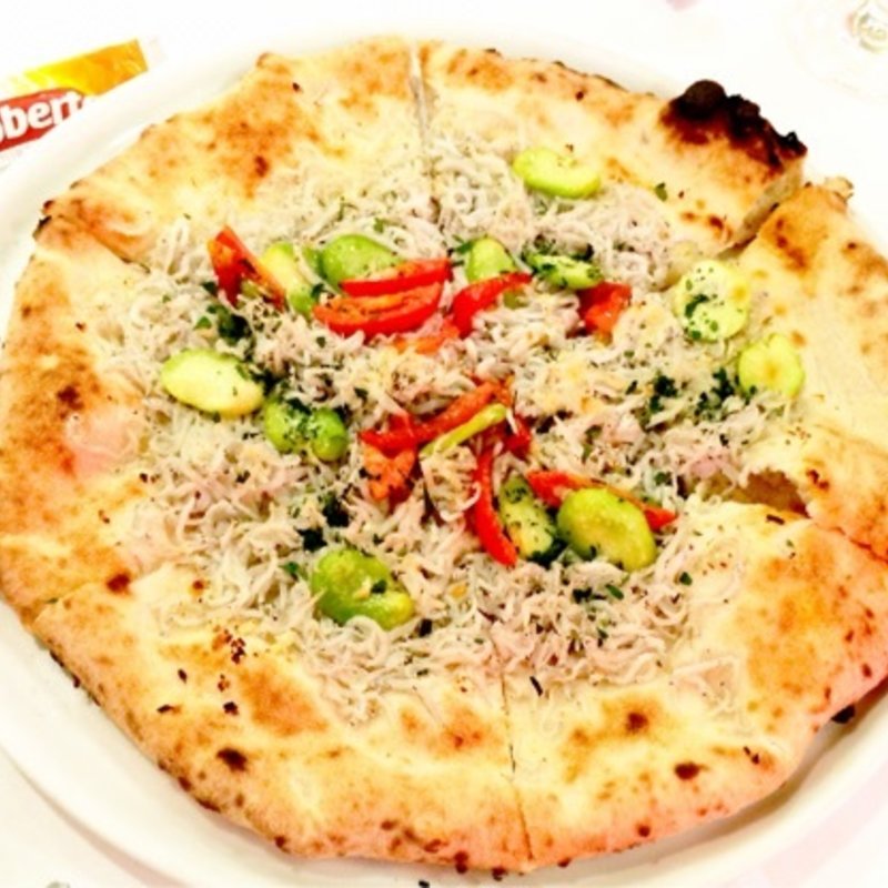 釜揚げシラスのピッツァ・ビアンカ(la Tenda Rossa (ラ テンダロッサ))