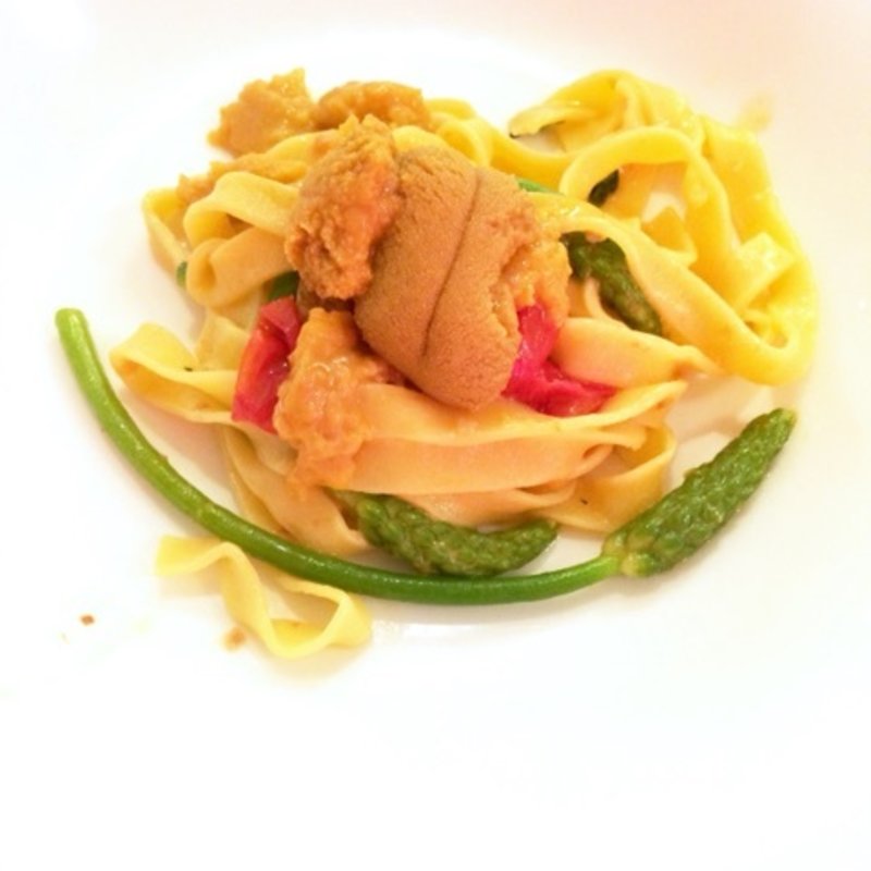 函館産生ウニの手打ちタリアテッレ(la Tenda Rossa (ラ テンダロッサ))