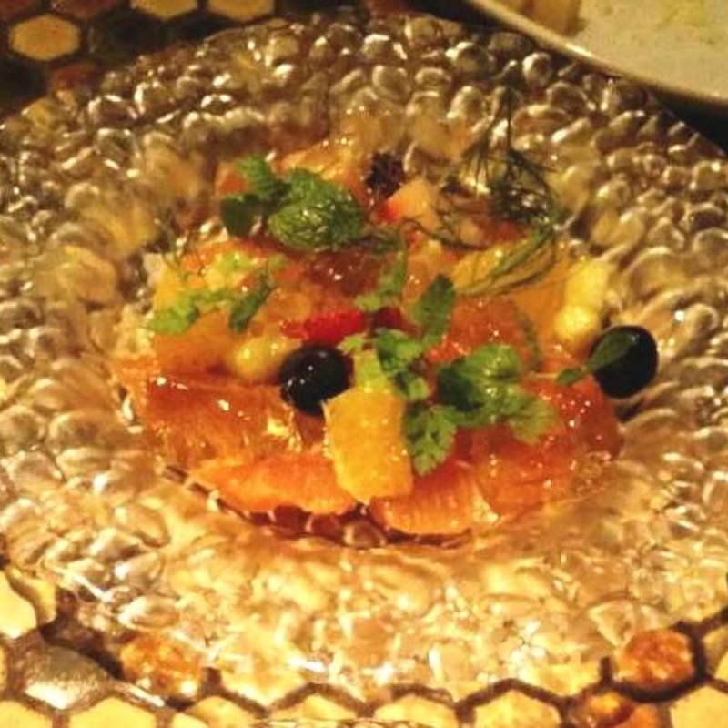 サーモンマリネと季節のフルーツ　梅酒のジュレ(バルバラマーケットプレイス　NU chayamachi店)