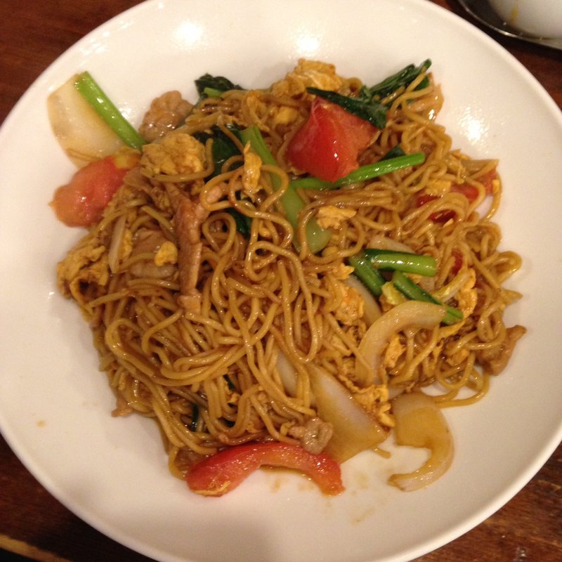 トマト焼きそば(広東酒家らくらく 江戸川橋 （カントンシュ カラクラク）)