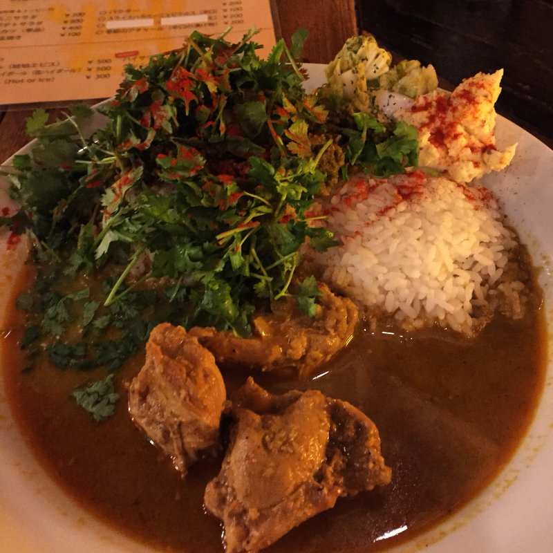 ほうれん草キーマとチキンカレーのあいがけ(般゜若大阪福島店 （PANNYA CAFE CURRY）)