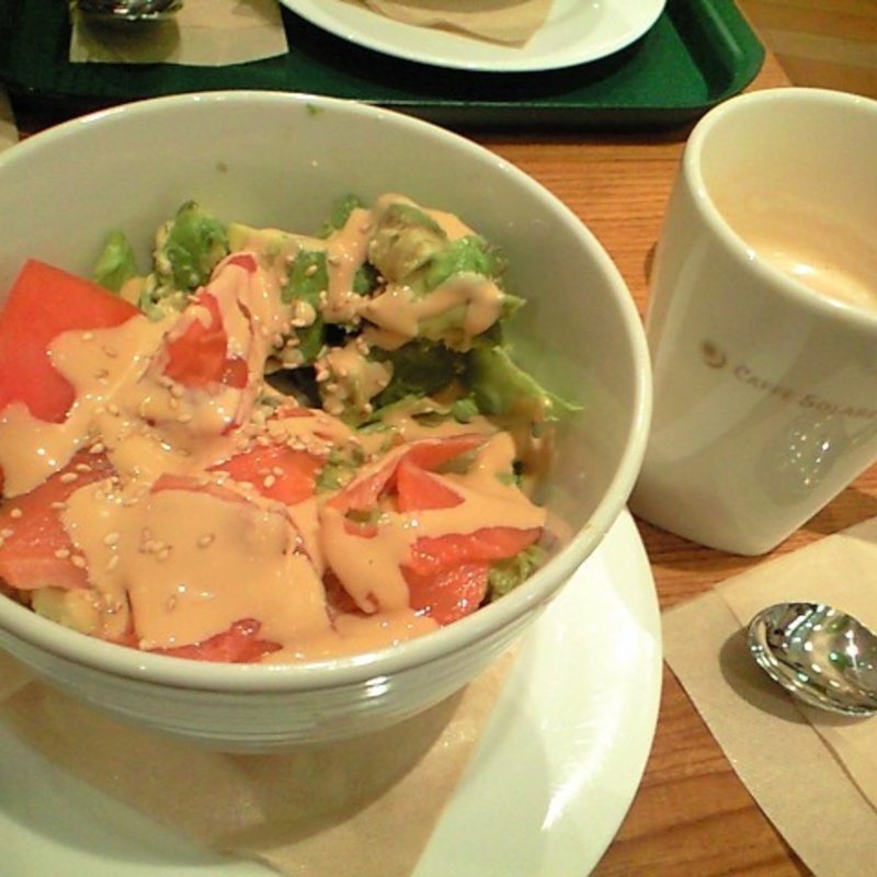 サーモンアボカド五穀ご飯(カフェ ソラーレ ボーノ相模大野店 （CAFFE SOLARE）)