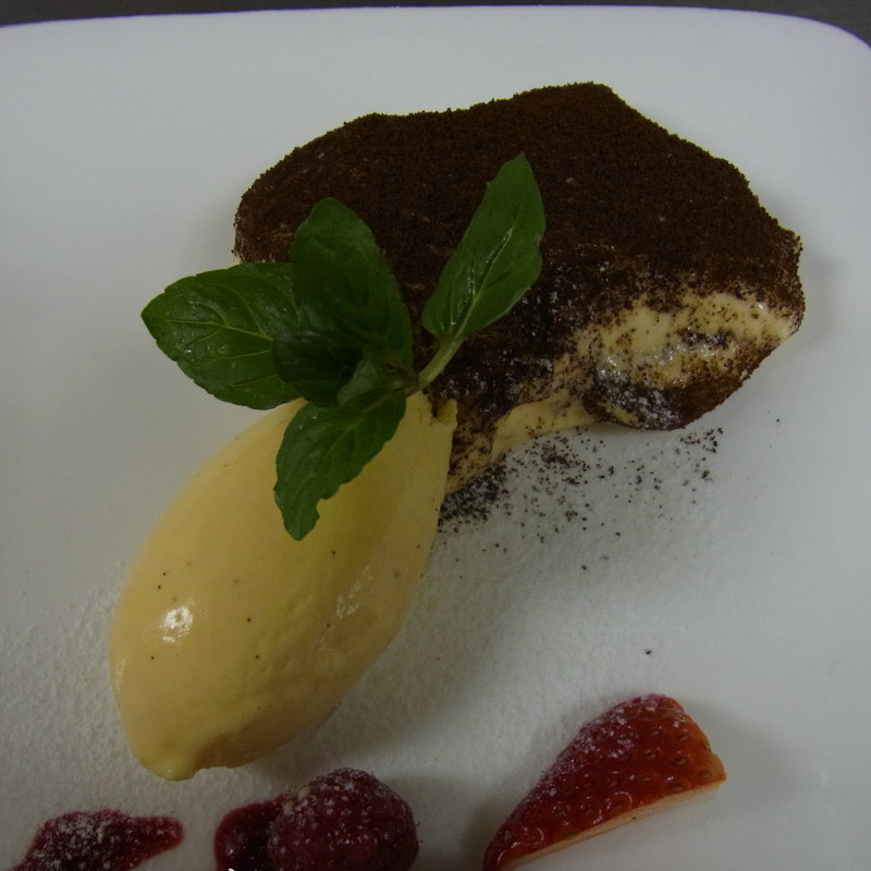 ティラミスとバニラのジェラート(インシエメ （insieme）)