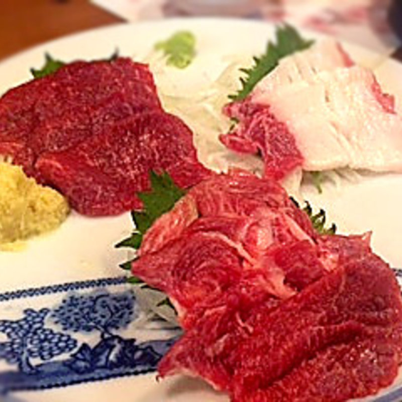 馬刺し盛り合わせ(桜なべ 中江)