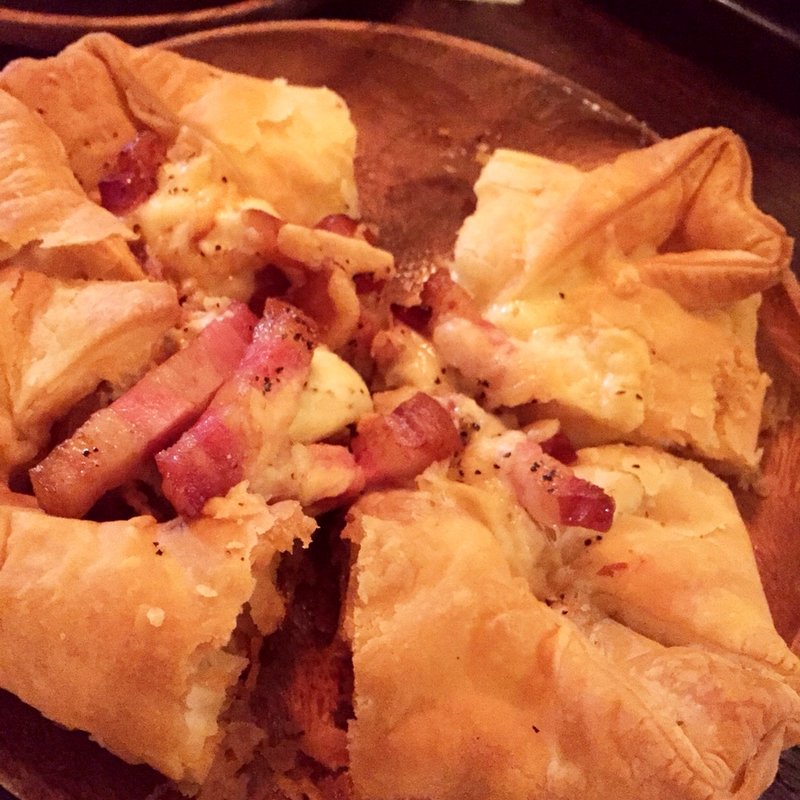 ベーコンとほくほくポテトのクリームソース Pie ピッツァ(SMITH （スミス）)