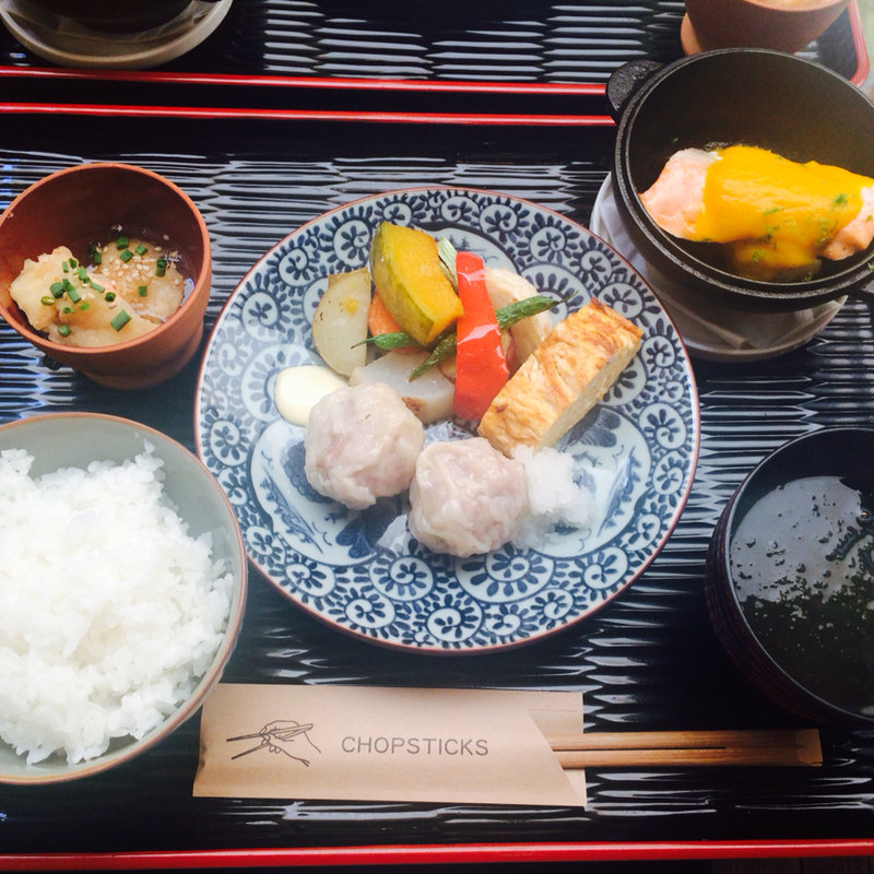 特製焼売と魚介のダッチオーブン料理のハーフハーフ(ミニヨン　坂ノ上 （【旧店名】ミニヨン サカノウエ）)