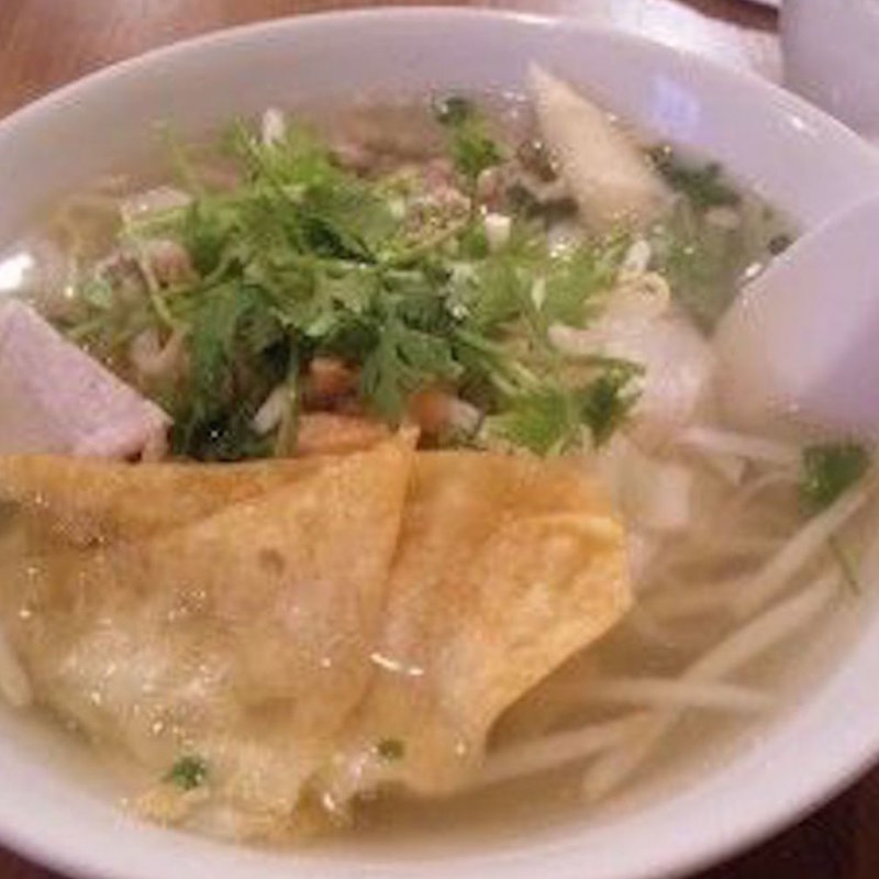 タイの屋台汁めん(豚)(アムリタ食堂)