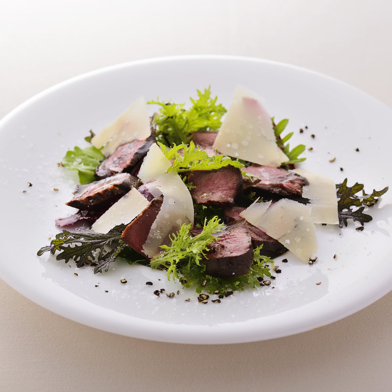 山形県産黒毛和牛イチボのタリアータ　バルサミコとペコリーノで(リストランテ イル バンビナッチョ)