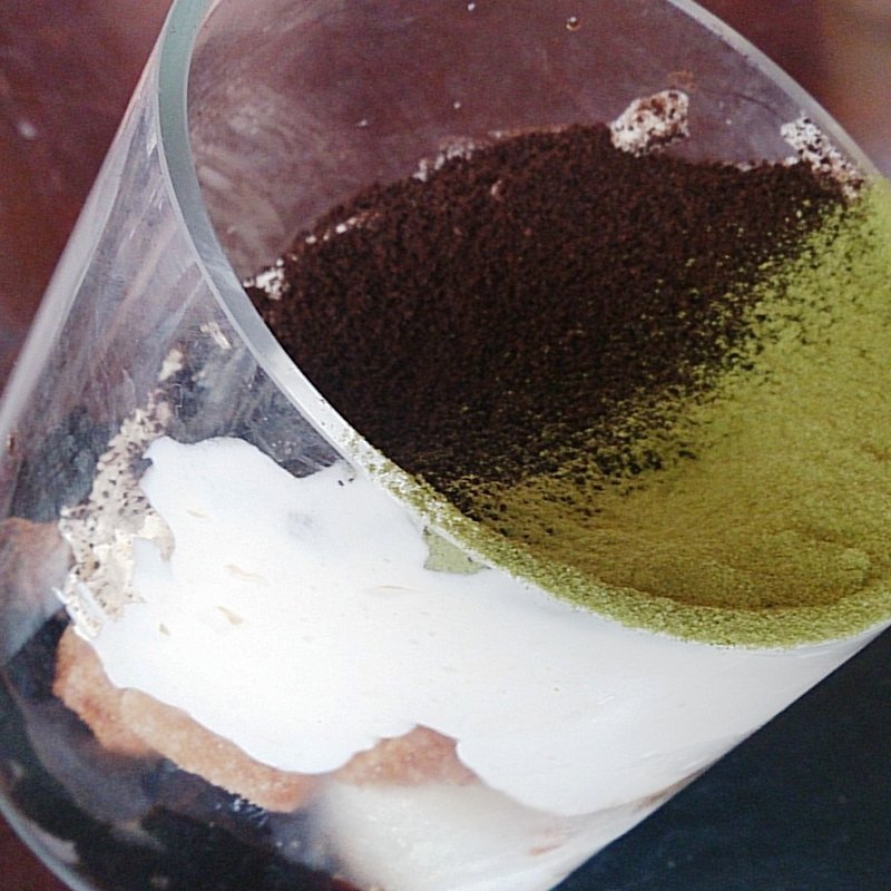 ラムレーズンアイズとカフェジュレのビターなティラミス風パフェ(cafe  中野屋)