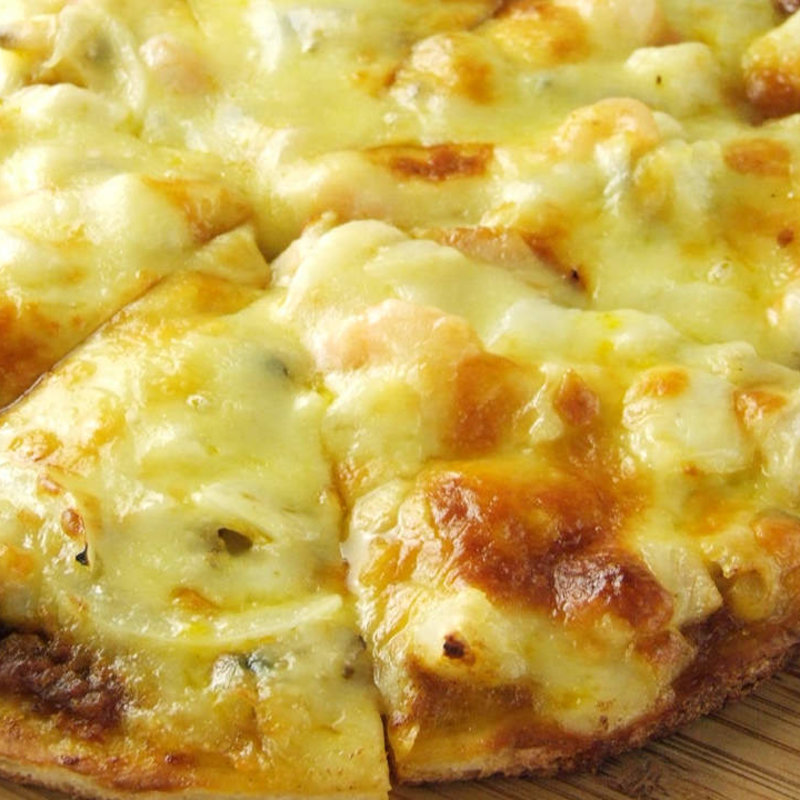 キーマカレーのシーフードピザ(6sense千葉駅前店)