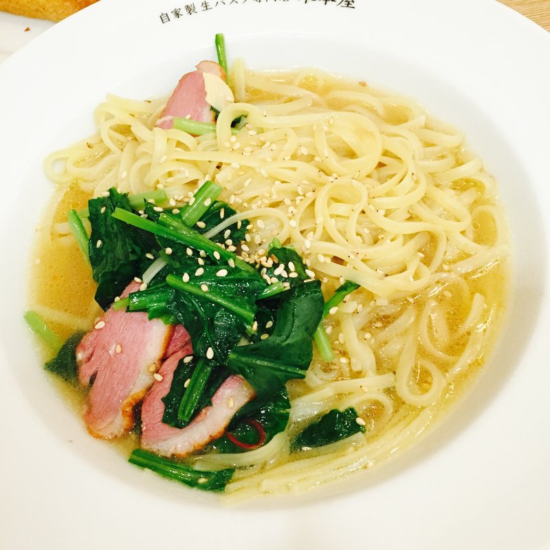 紅茶鴨スモークとほうれん草の和風パスタ(自家製生パスタ専門店 木本屋 )