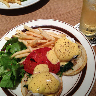EGGS BENEDICT VEGETABLE(グロリアス チェーン カフェ （glorious chain cafe）)