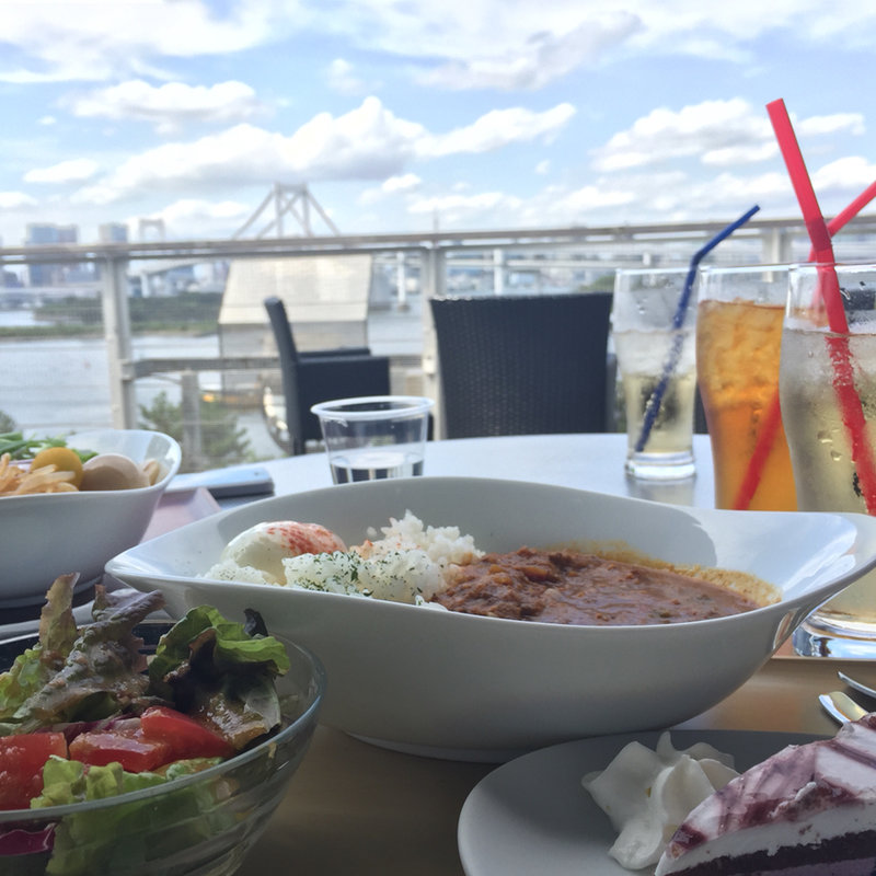 本日のカレー（キーマカレー）ドリンク、サラダ、デザートセット(フレームカフェ （Frame cafe）)