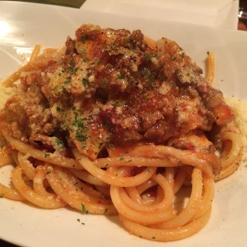 ホロホロ鳥とサルシッチャのラグソース(ワインスタンド パプリカ)