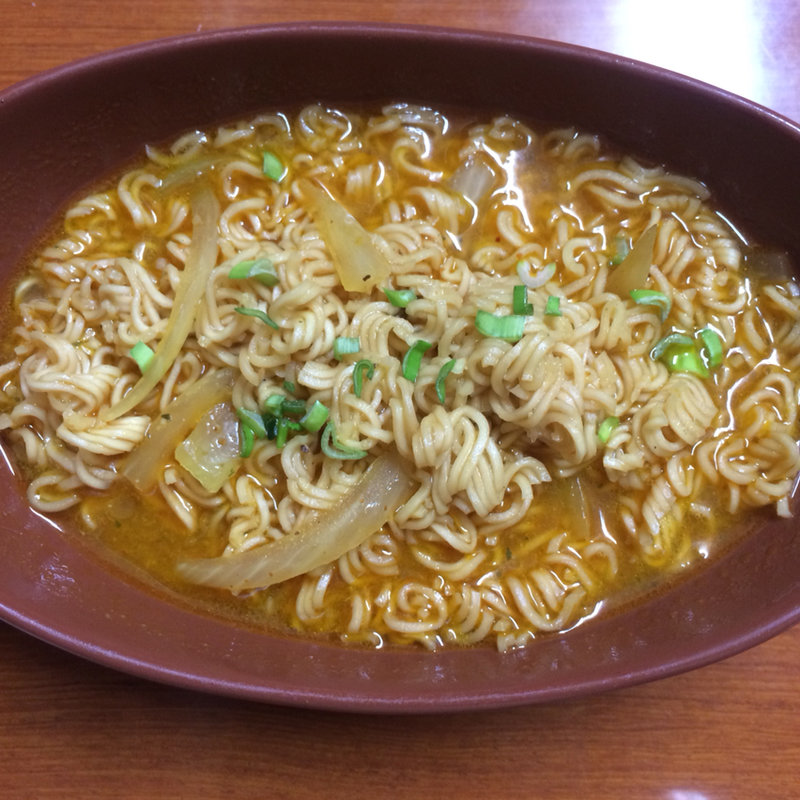 ネパールラーメン(ソルティカージャガル （Solti HALAL KHAJA）)