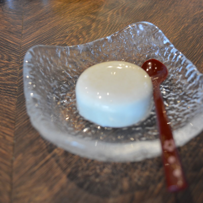 白胡麻杏仁豆腐(地鶏割烹 稲垣)