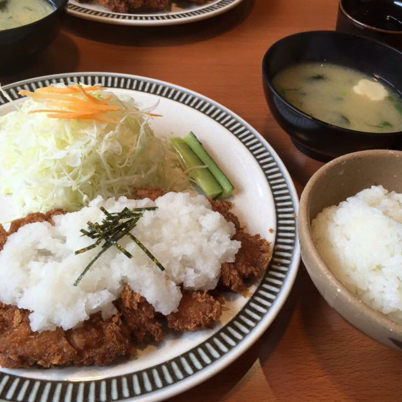 しぐれロースカツ定食(チャールスとん)