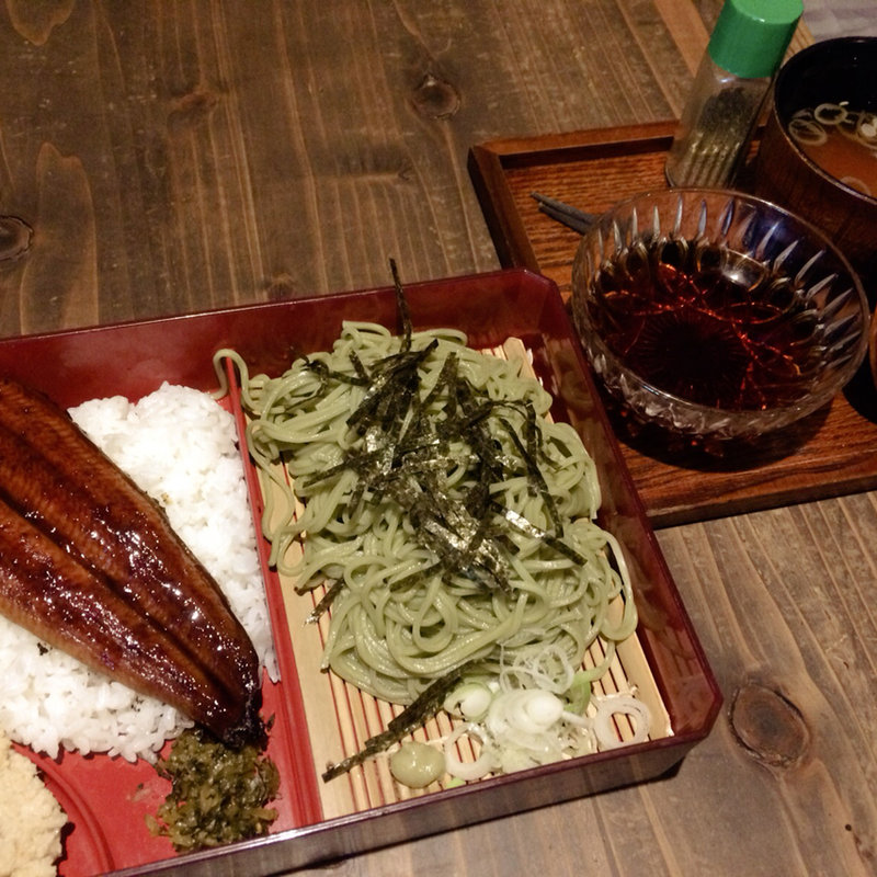 茶そばと鰻丼(犬茶屋本舗/茶寮甘壺庵)