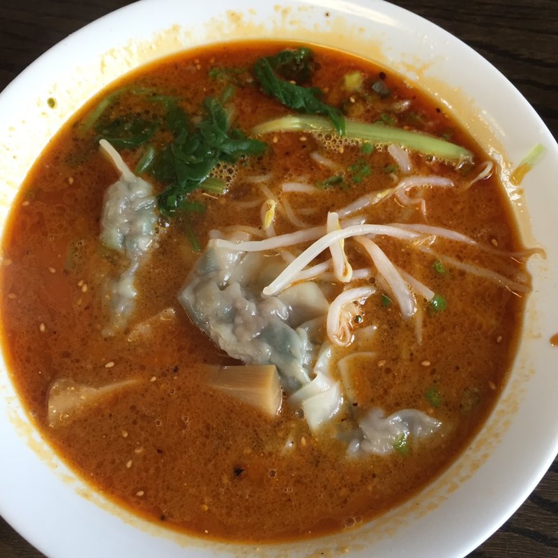 水餃子入り特製ラーメン(明星飯店 )