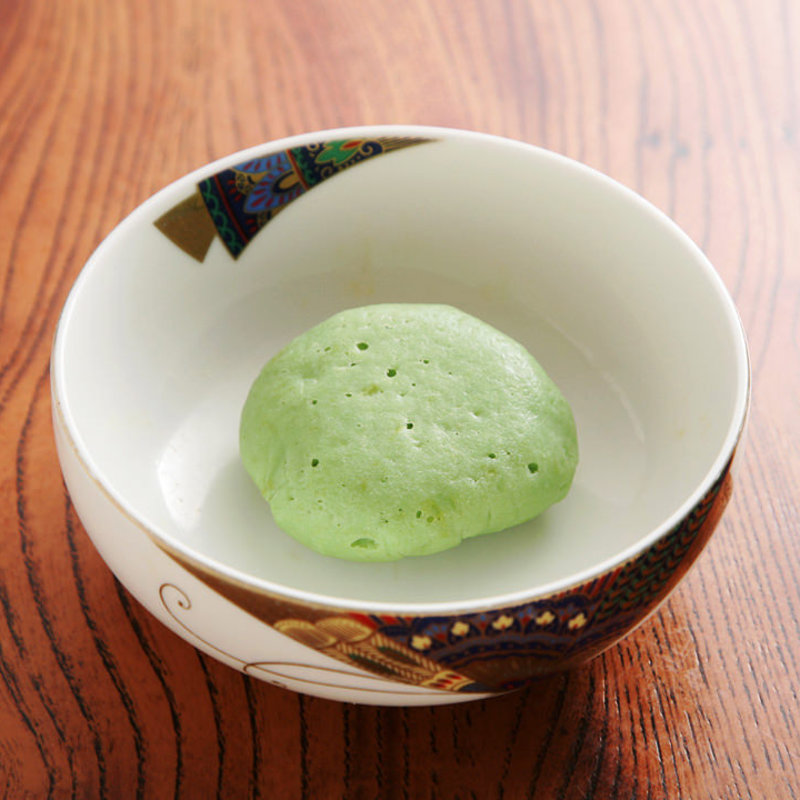 グリーンピース饅頭(小料理 野本)