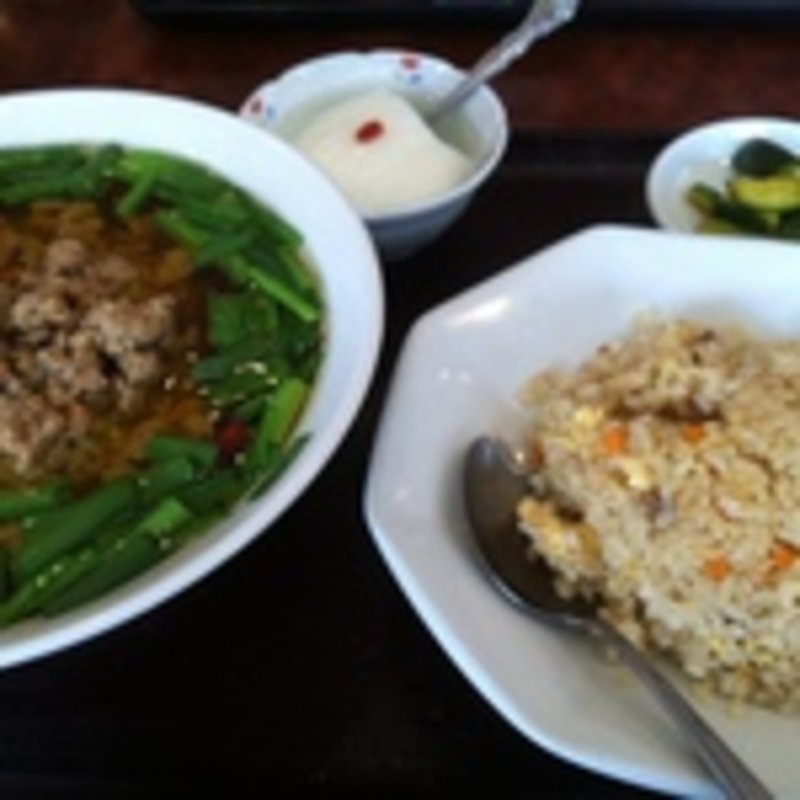 台湾風ラーメンと半チャーハンセット