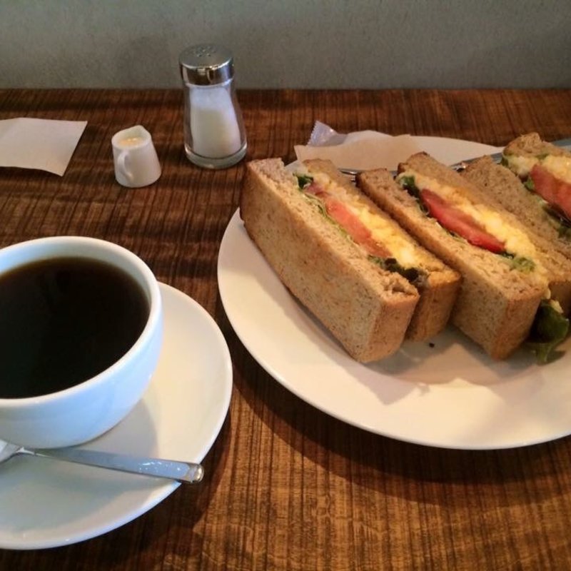 たまごとトマトのサンドイッチ(カワカミ コーヒー ロースター （kawakami coffee roaster）)