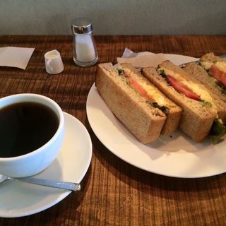 たまごとトマトのサンドイッチ(カワカミ コーヒー ロースター （kawakami coffee roaster）)