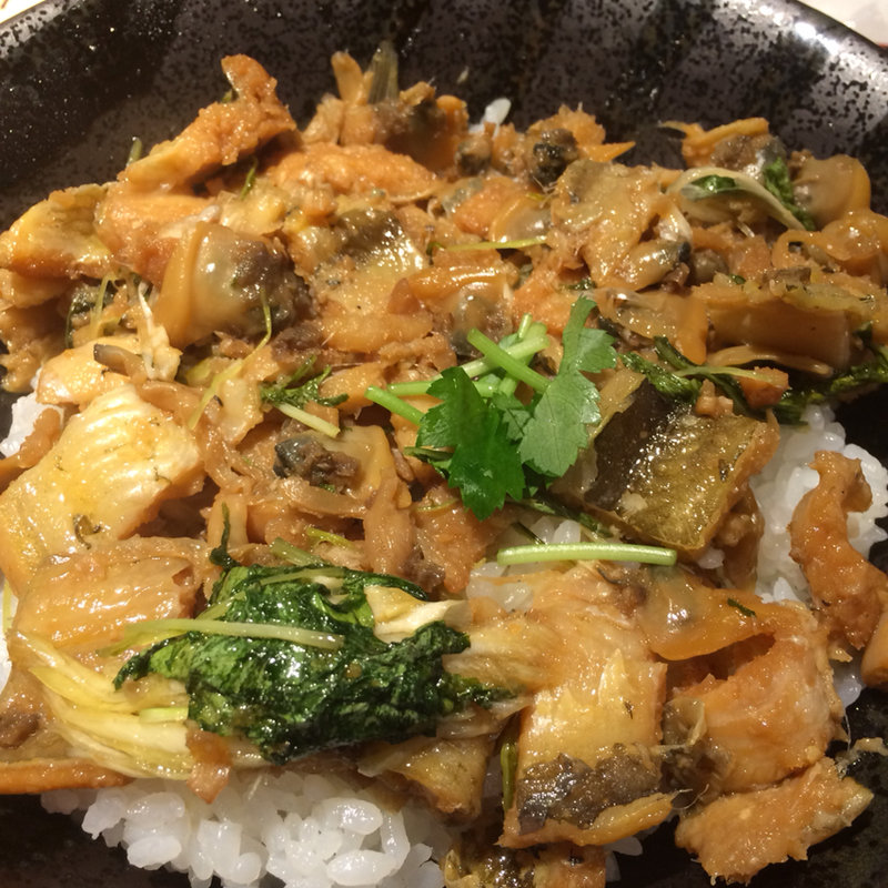 煮あなごとあさり丼(居酒屋こころ)