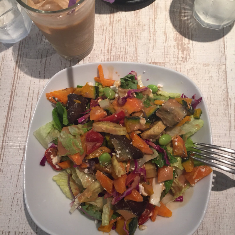 季節のサラダ Lサイズ(Kiwi Kitchen)