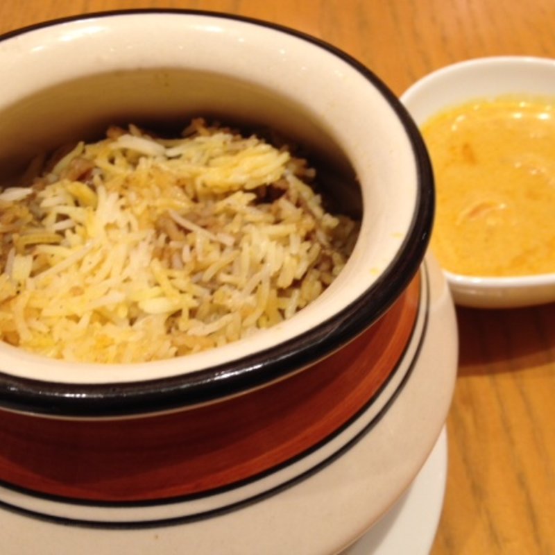 チキンビリヤニと海老カレー(DIYA 六本木ヒルズ店)