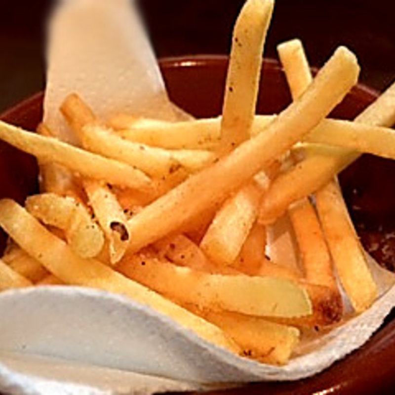 フレンチフライポテト 黒トリフのパウダー掛け(Bistro Noritzu)