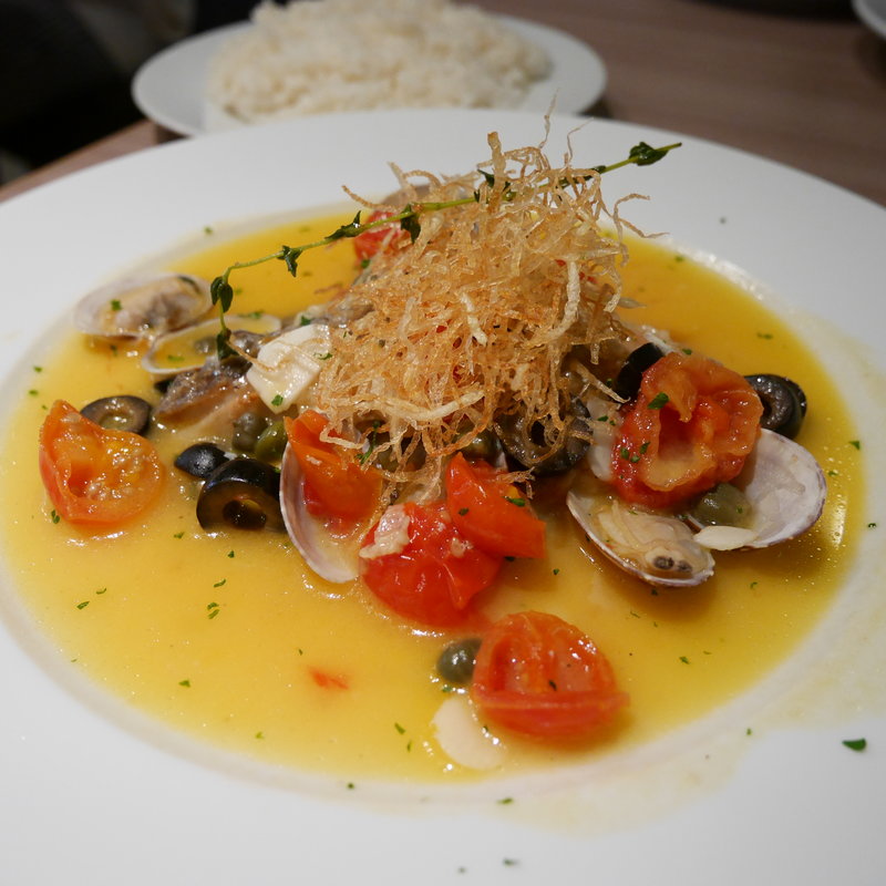 鮮魚のアクアパッツァ(グレーヌ マルシェ キッチン)